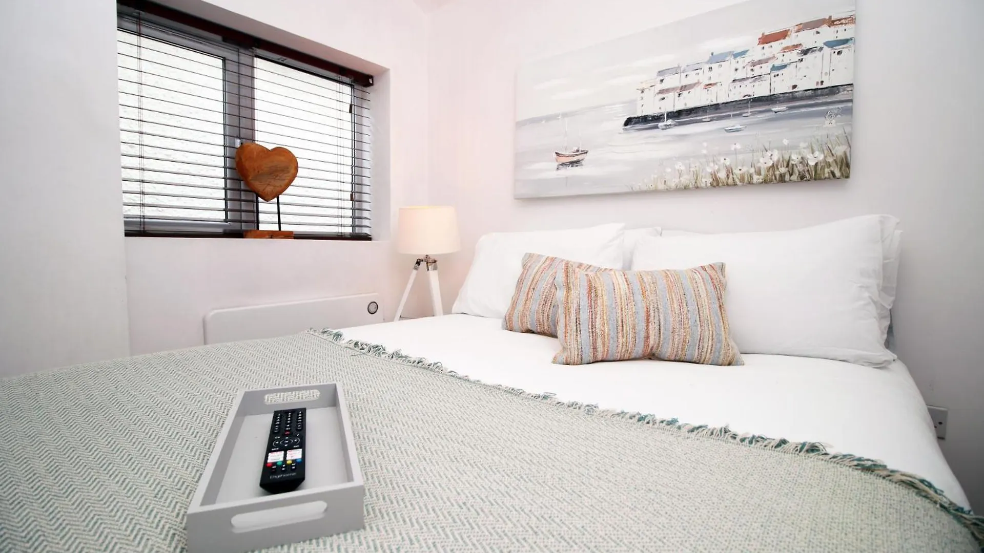 Coastal Penarth Dream! Close To Cardiff Superb Location Near Bars And Restaurants! Dog Friendly And Welcome Breakfast Pack! United Kingdom