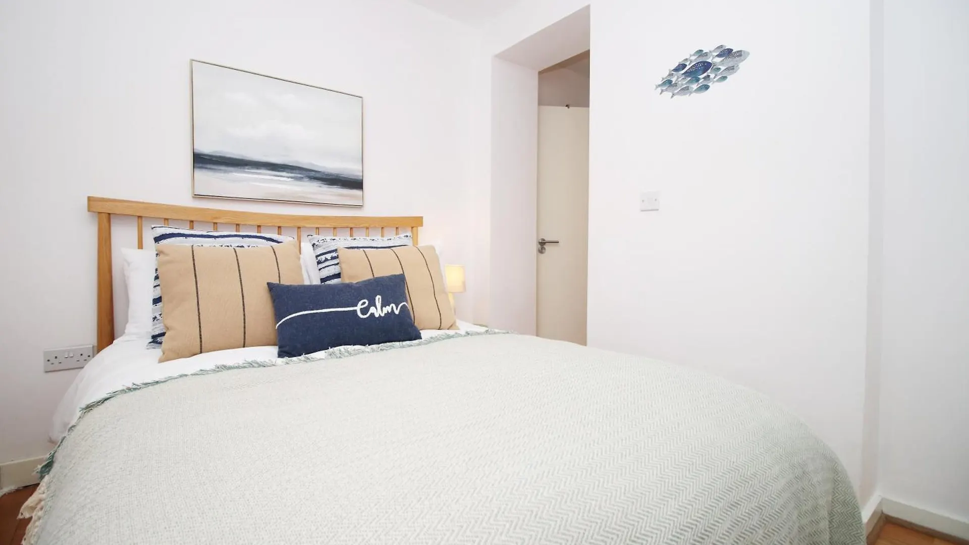 Coastal Penarth Dream! Close To Cardiff Superb Location Near Bars And Restaurants! Dog Friendly And Welcome Breakfast Pack! location