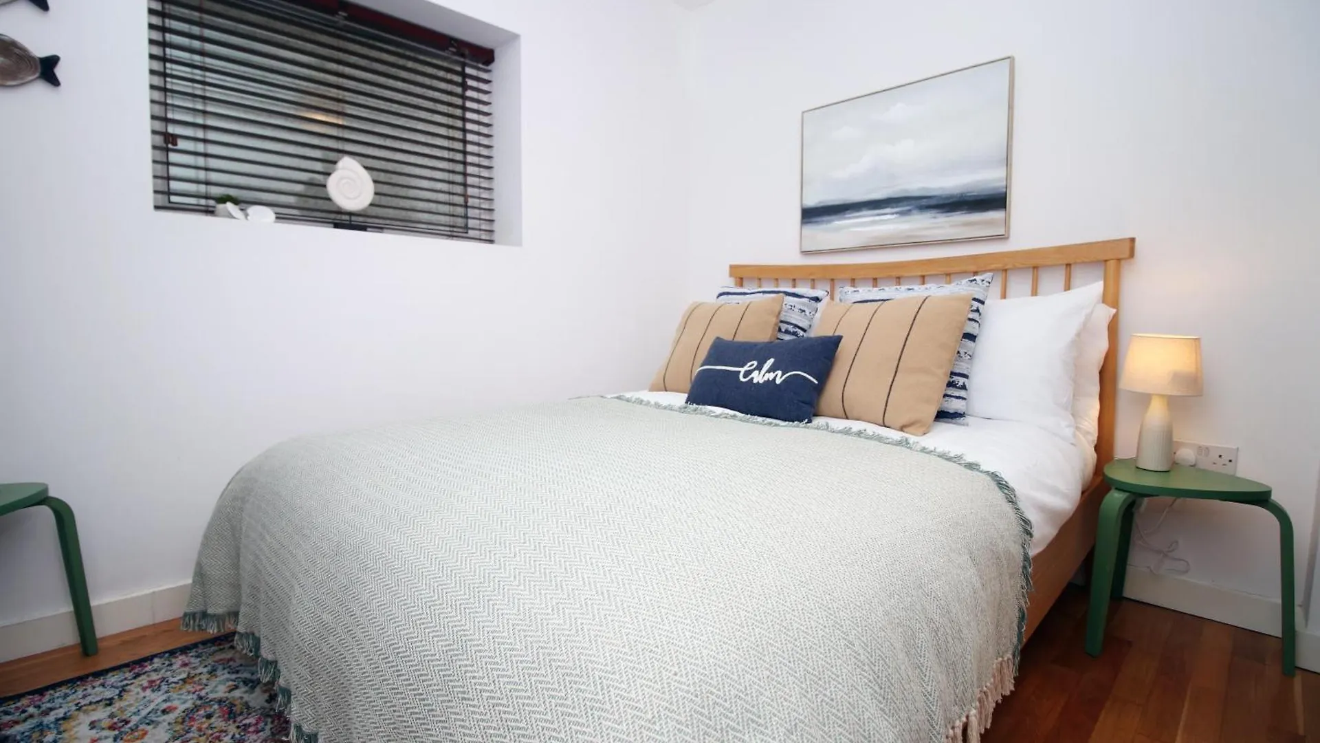 Apartment Coastal Penarth Dream! Close To Cardiff Superb Location Near Bars And Restaurants! Dog Friendly And Welcome Breakfast Pack!